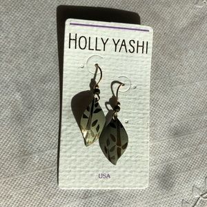 2for25🌟Earrings by Holly Yashi